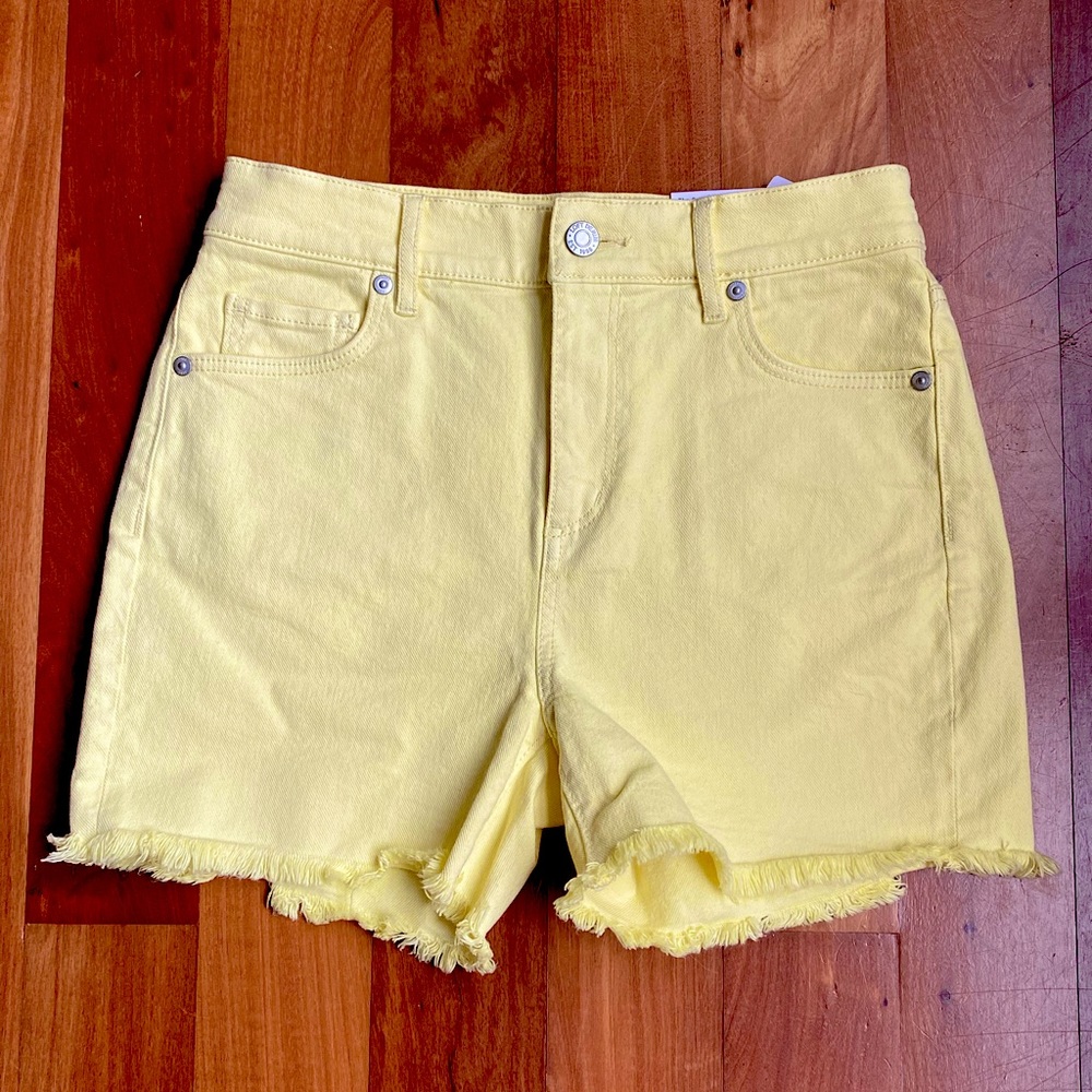 New Loft Women’s Yellow Shorts Size 00